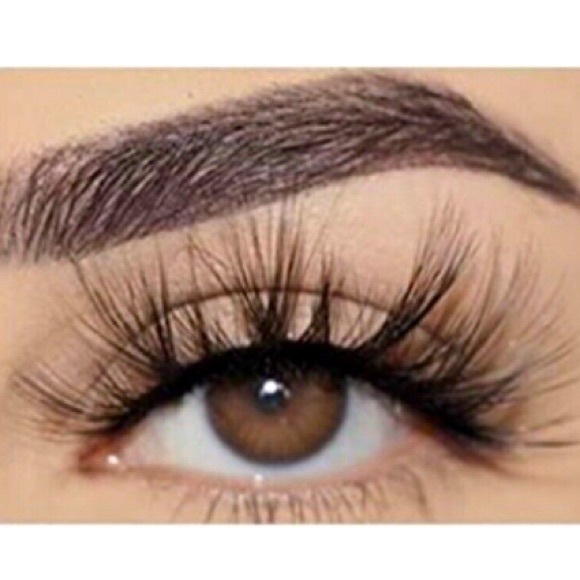 A2 Cruelty Free Faux Mink 3D Light-weight False Volume Eyelashes - Picture 1 of 2